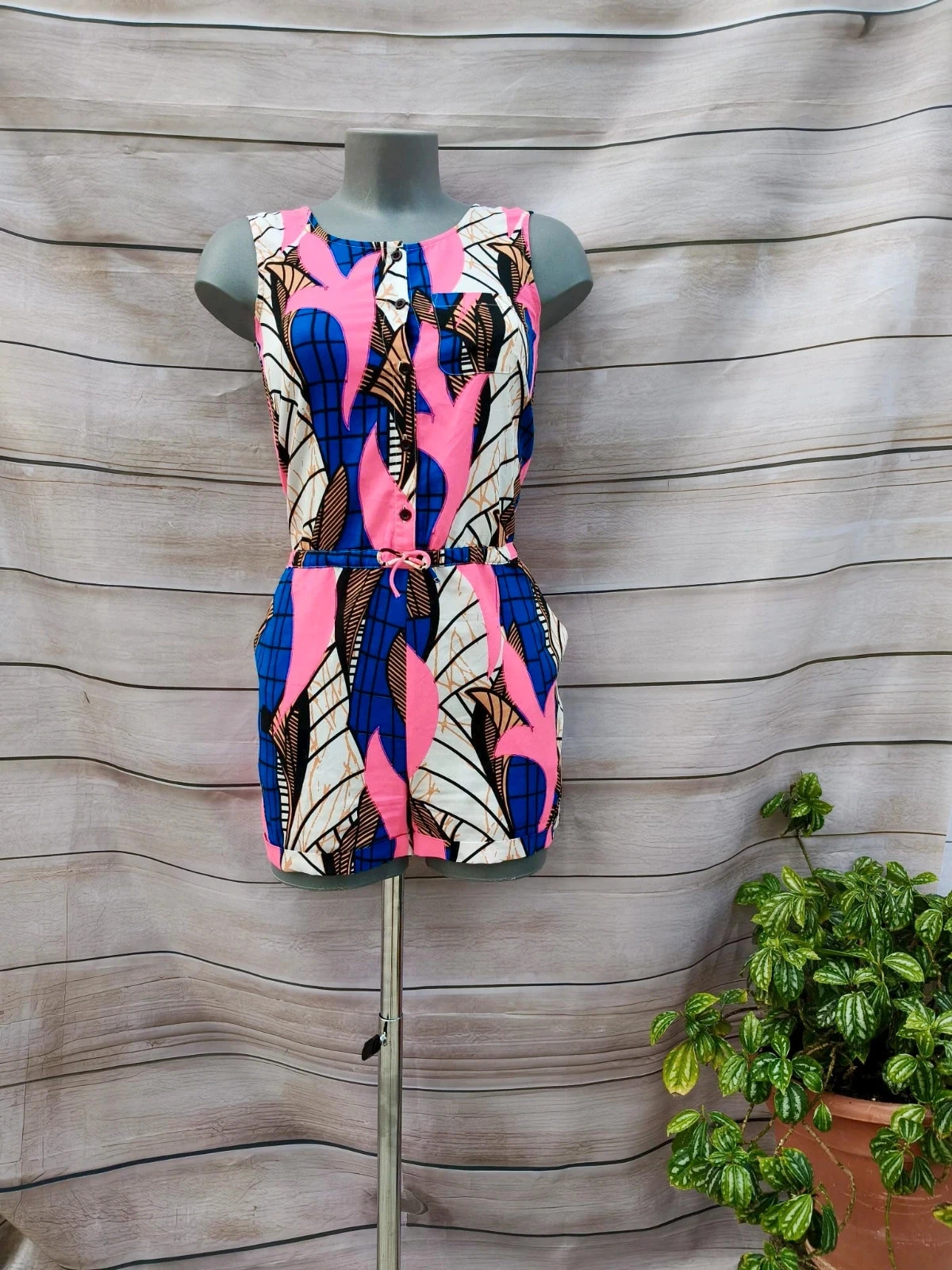 Mono corto estampado V&D – Talla 32/33 (158 cm) 💜